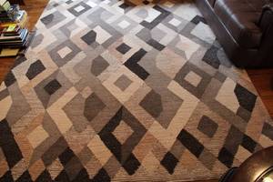 lot 16 image: Handmade 8x10 Area Rug by Rizzy Home - Idyllic Collection