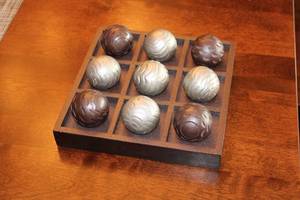 lot 45 image: Decorative Game Set of 9 Metallic Balls in Grid - Tic Tac Toe Design