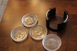lot 49 image: Set of 4 Crystal Coasters with Wooden Holder