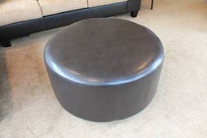 lot A-53 image: Round Leather Ottoman Coffee Table - 33.5 x 15.5