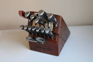 lot 80 image: Calphalon Knife Block Set - 15 Pieces with Wood Block