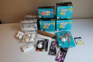 lot 93 image: Lot of 20 Assorted LED and Halogen Light Bulbs - Various Watts & Styles