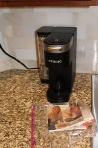 lot 95 image: Keurig Coffee Maker - Black Single Serve Brewer