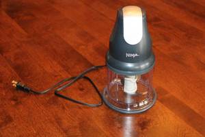 lot 118 image: Ninja Chopper - Versatile Food Prep Mini Chopper