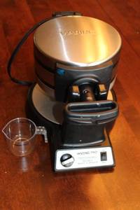 lot 119 image: Waring Pro Double Waffle Maker - Professional Series