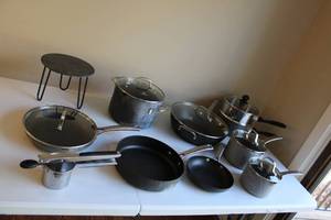 lot 122 image: Assortment of 11 Calphalon Cookware Items - Various Pots and Pans