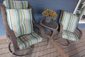lot A-123 image: Set of 2 Rocking Chairs with Side Table - Wicker and Cushioned