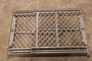 lot 148 image: Collapsible Plastic Storage Crate - Grey Color