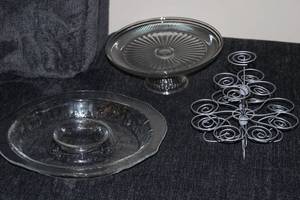 lot 167 image: Set of 2 Glass Cake Stands and 1 Decorative Wire Stand
