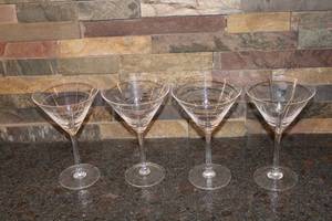 lot 170 image: Set of 4 Elegant Etched Martini Glasses