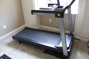 lot 188 image: LifeSpan TR550i Folding Treadmill - Excellent Condition