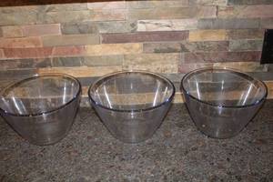 lot 215 image: Set of 3 Clear Glass Mixing Bowls - Kitchen Essentials