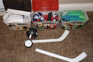 lot 248 image: Collection of 3 Sports Toy Sets - Hockey, Baseball, and Football - 29, 30, and 34 Pieces