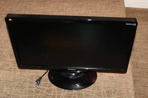 lot E-273 image: ViewSonic VA2431WM 24-Inch LCD Monitor - Black