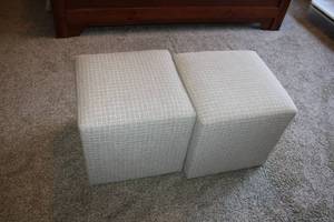 lot 291 image: Set of 2 Upholstered Square Ottomans in Light Gray Fabric