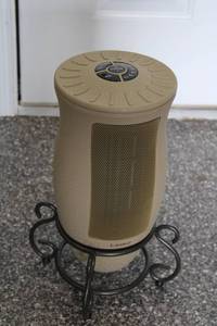 lot 304 image: Lasko Oscillating Space Heater with Stand