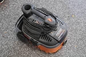 lot 325 image: Used Ridgid Portable WetDry Vacuum 4 Gallon