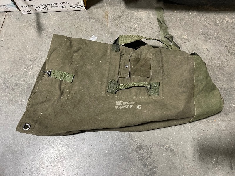 lot 54 image: Military Duffle Bag