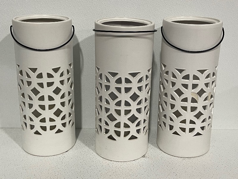 lot 56 image: Ceramic LED Lights