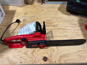 lot 61 image: Craftsman Electric Chainsaw