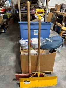 lot 63 image: Snow Shovels
