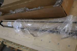 lot 104 image: Window Treatments