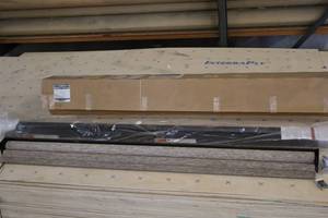 lot 100 image: Window Treatments