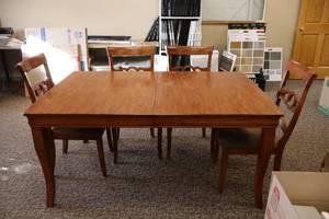 lot 1 image: Large Office Meeting Gathering Break Room Table & Chairs