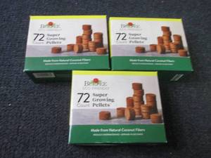 lot 17 image: 3- Burpee Super Growing Pellets...