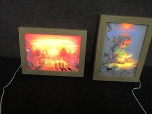 lot 61 image: 2- Lit Wall Dcor Pictures with US...