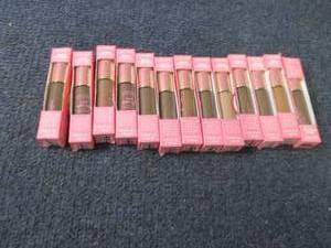 lot 89 image: 13- Lacura Bold Cover Concealer...