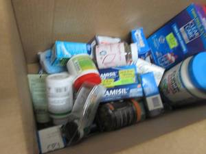 lot 119 image: Box of Assorted Shelf Pulls OTC & S...