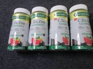 lot 120 image: 4- 70 ct C,D & Zinc Gummies...