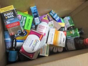 lot 161 image: Box of Assorted Shelf Pulls OTC & S...