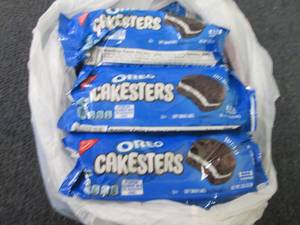 lot 202 image: 12- 3.03 oz Oreo Cakesters...