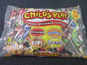 lot 220 image: 3.25 lb Childs Play Candy...