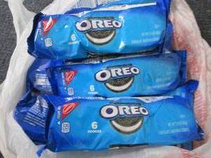 lot 289 image: 12- 2.4 oz Oreos...