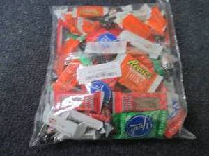 lot 305 image: 2 lb Christmas Chocolate Mix...