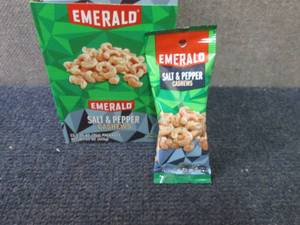 lot 340 image: 12-1.25 oz Emerald Salt & Pepper Ca...