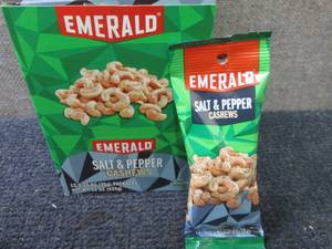 lot 342 image: 12-1.25 oz Emerald Salt & Pepper Ca...