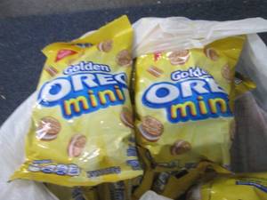 lot 362 image: 12- 3 oz Golden Oreo Minis...