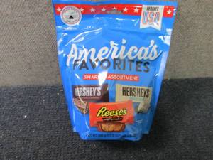 lot 371 image: 17.6 oz Americas Favorites Sharing...