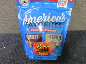 lot 373 image: 17.6 oz Americas Favorites Sharing...