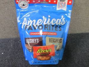 lot 376 image: 17.6 oz Americas Favorites Sharing...