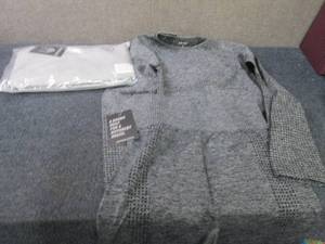 lot 467 image: 2 Ladies Large Gym Wolf Yoga Sets...