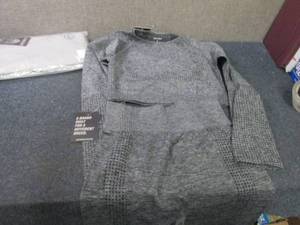 lot 468 image: 2 Ladies Large Gym Wolf Yoga Sets...