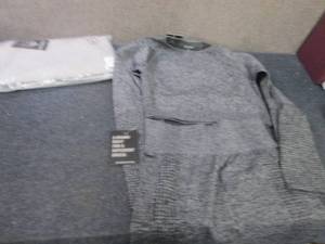 lot 472 image: 2 Ladies Large Gym Wolf Yoga Sets...