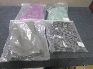 lot 480 image: 4 pair Ladies Medium Gym Wolf Leggi...