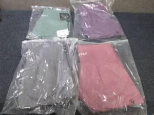 lot 483 image: 4 pair Ladies Medium Gym Wolf Leggi...