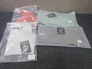 lot 493 image: 4 Large Gym Wolf Assorted Sports Br...